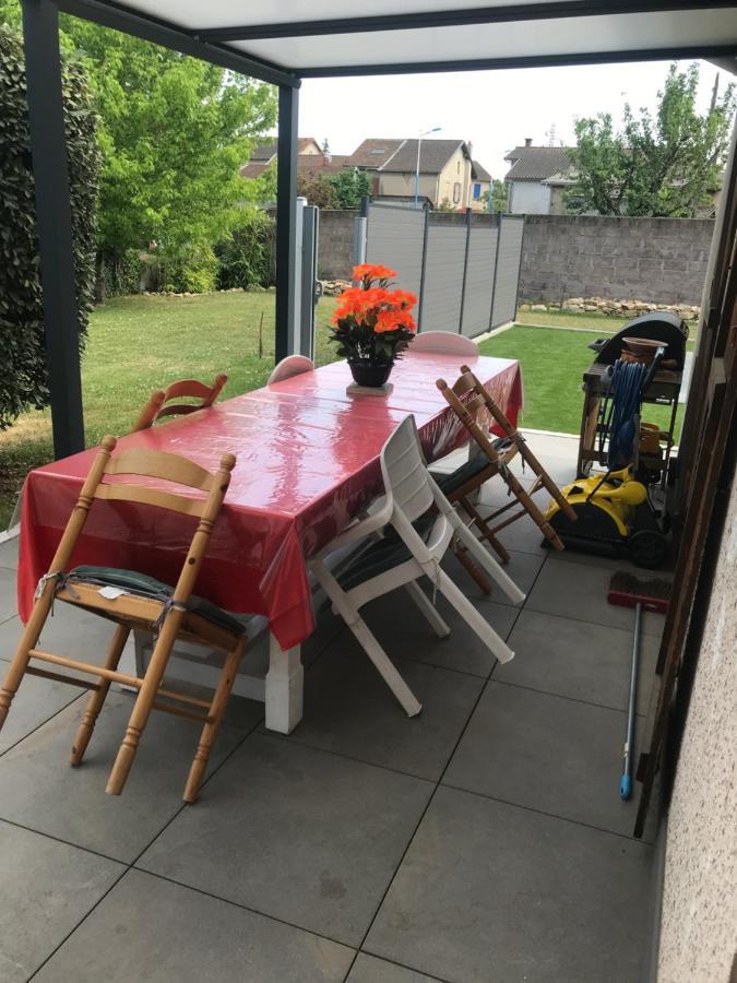 Maison Conviviale Puy-Guillaume エクステリア 写真